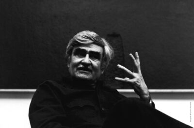 Alberto Burri nel 1977 fotografato da Aurelio Amendola