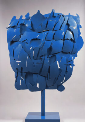 Pietro Consagra
Ferro trasparente blu addio Cimabue, 1966
lastre di ferro, tagliate, curvate, saldate e dipinte a spruzzo con vernice alla nitro
268,5 x 192 x 19 cm