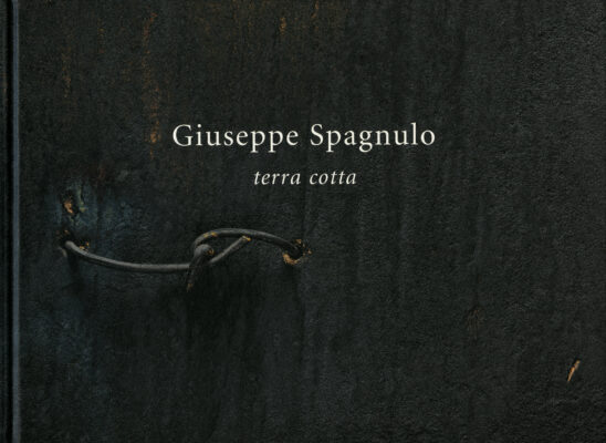 Giuseppe Spagnulo, terra cotta
catalogo Edizioni Galleria dello Scudo 2015